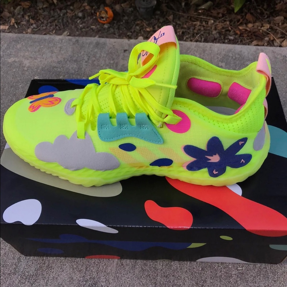 Adidas Harden volume 5J 7Y 8.5 W NWB
